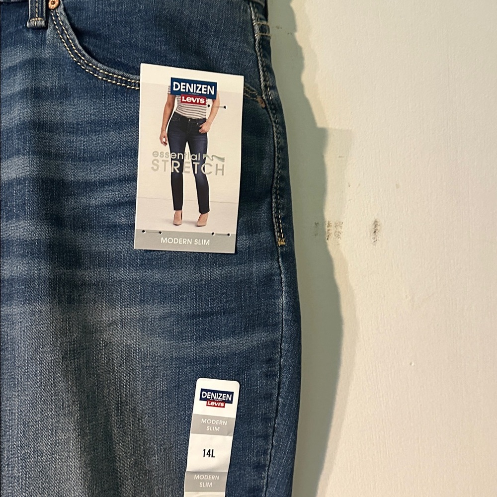 Denizen from Levi’s Women’s Bootcut Jeans - Picture 3 of 5